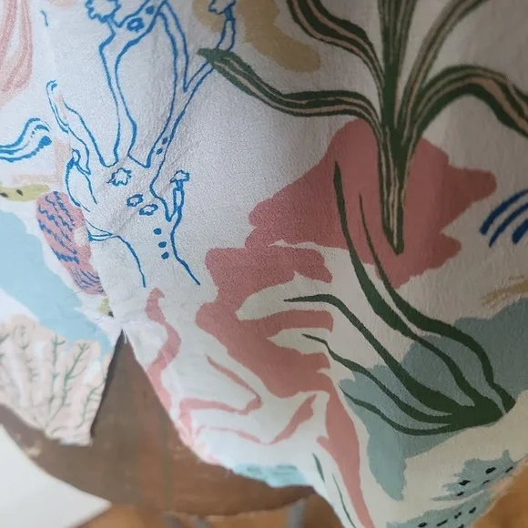 Spartina 449 Cora Seafoam Mermaids Split V-neck 100% Silk Blouse Size S - Picture 8 of 11